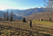 93 Splendida vista panoramica sulla conca di Zogno dalle Stalle Foldone